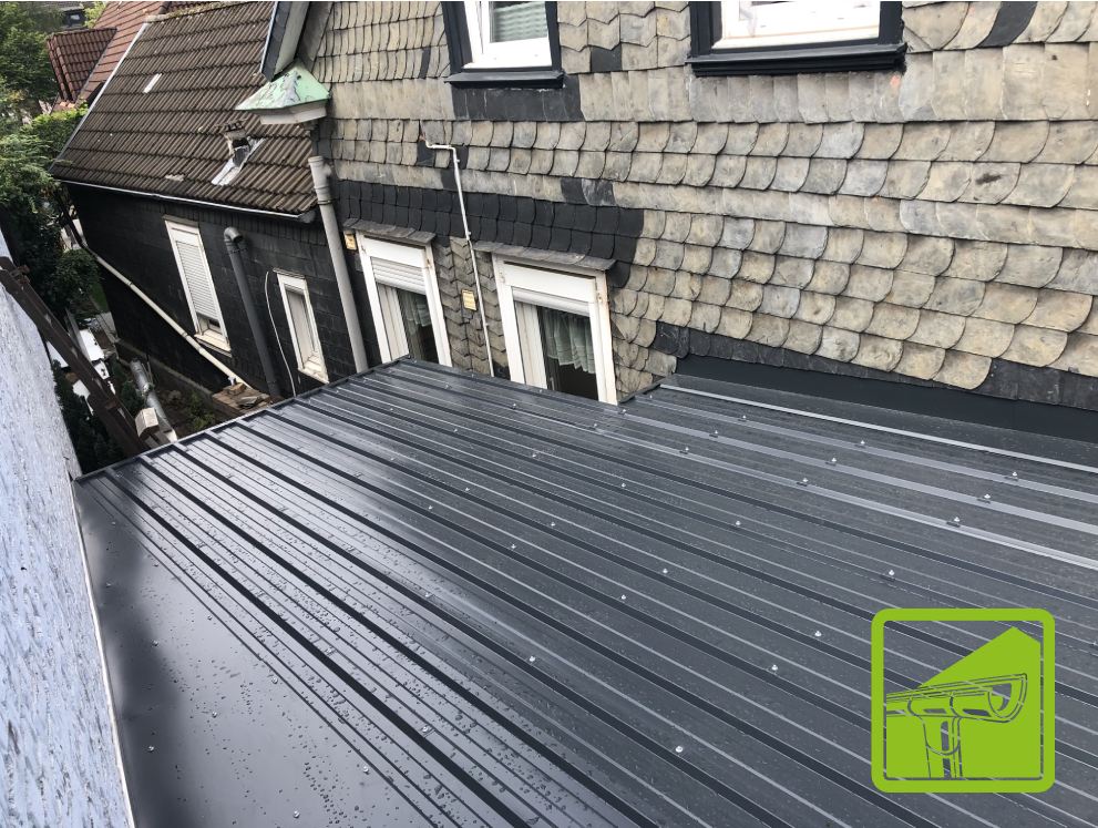 Dachdeckung mit Profilblechen